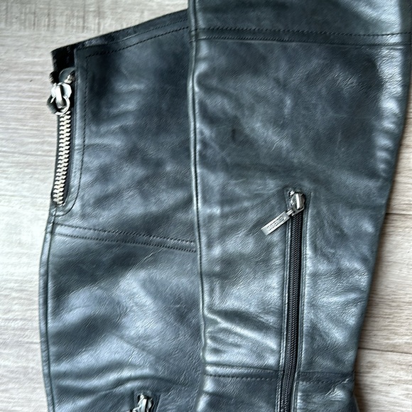 Thigh High Black Guess Boots - Picture 4 of 5